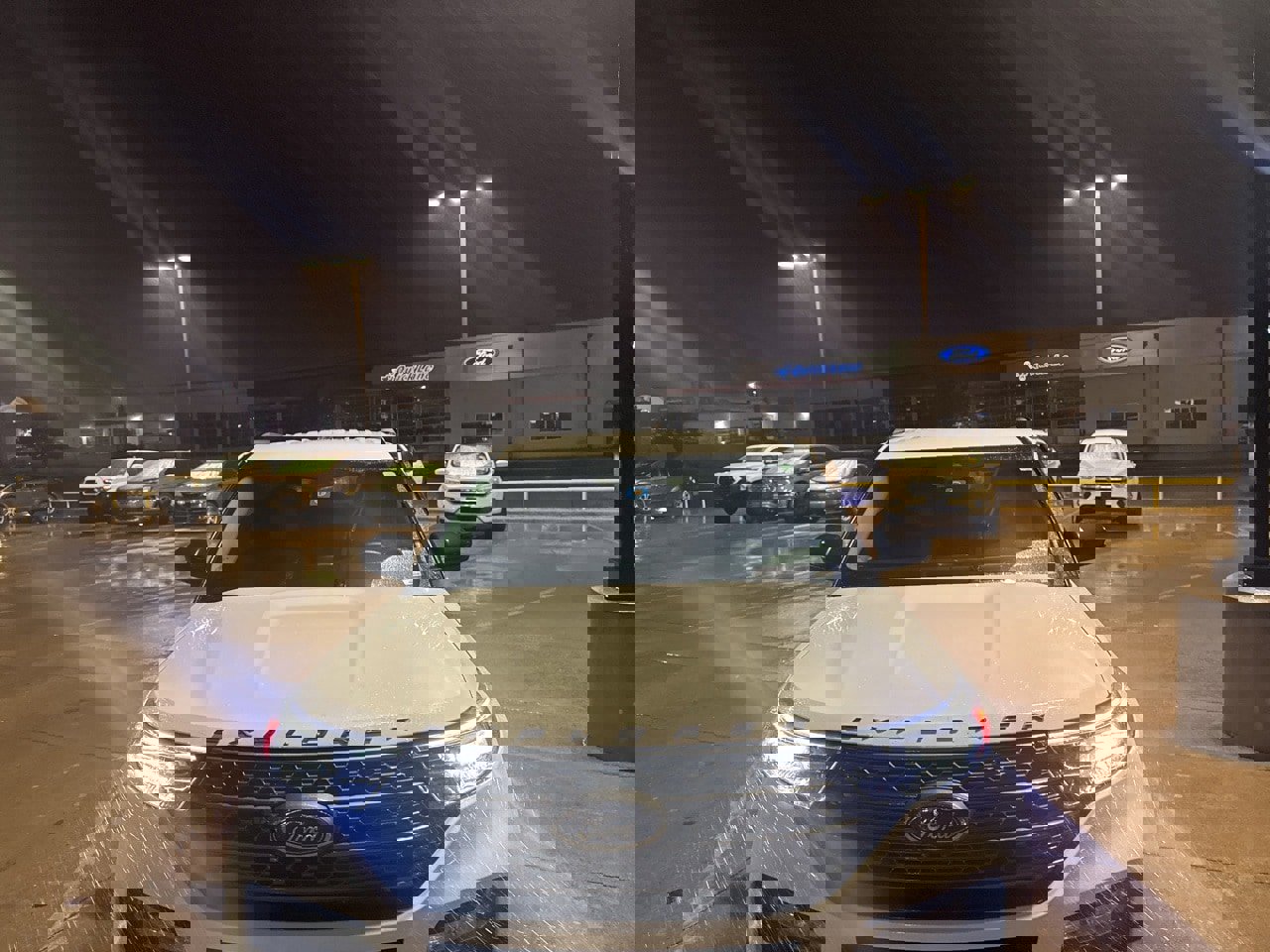 Used 2021 Ford Explorer XLT w/ Equipment Group 202A image 2