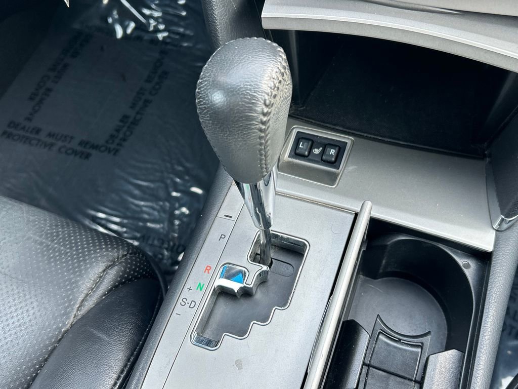 Used 2011 Toyota Camry SE w/ Sport Leather Pkg FWD image 23