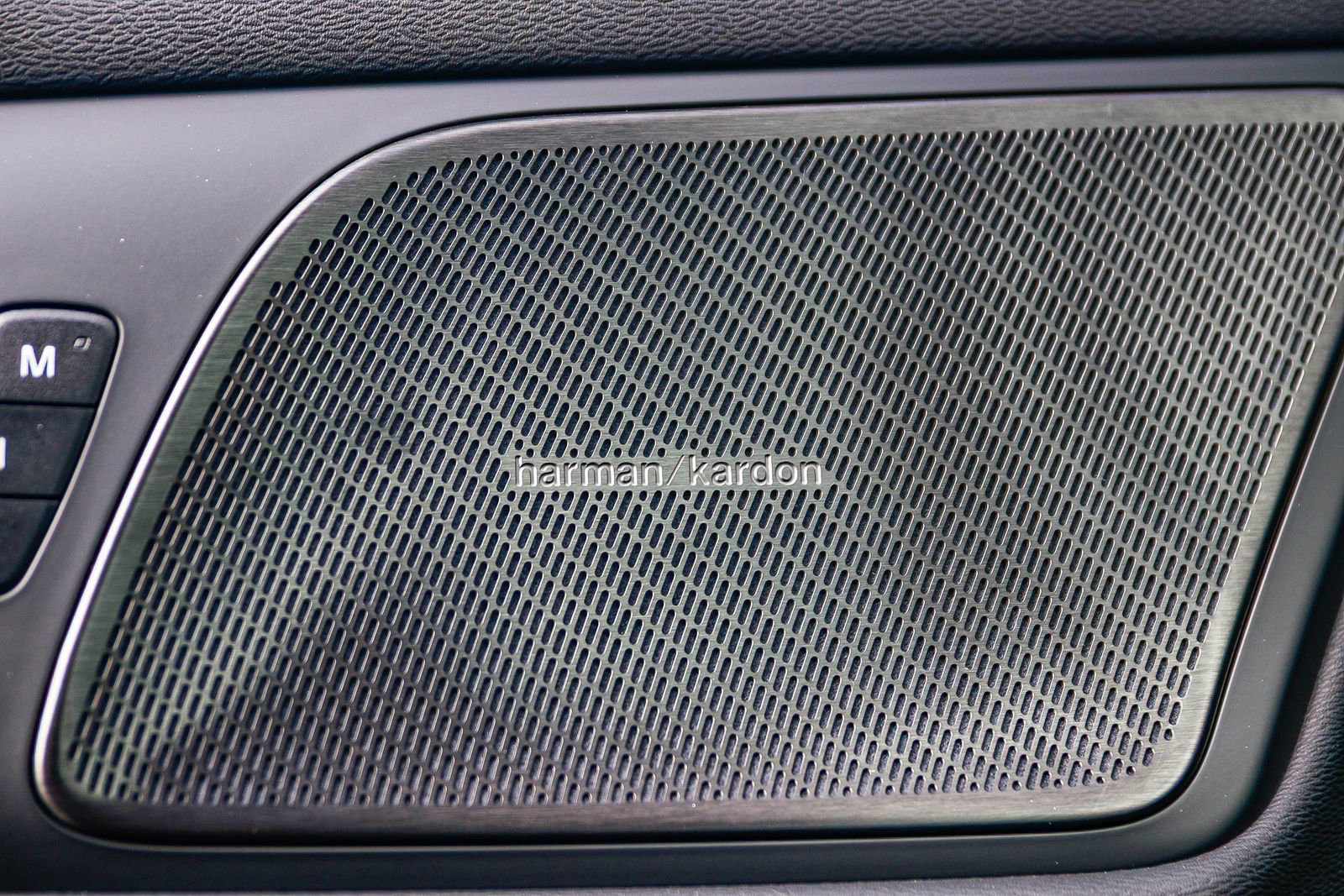 Certified 2026 Volvo V60 B5 Cross Country Plus w/ Climate Package image 24