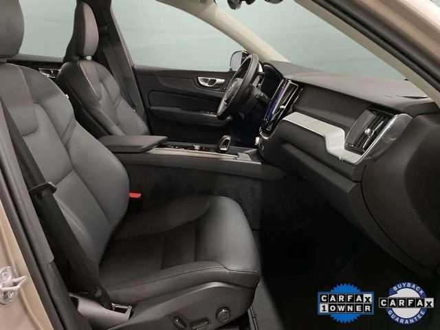 Used 2025 Volvo XC60 B5 Plus image 24