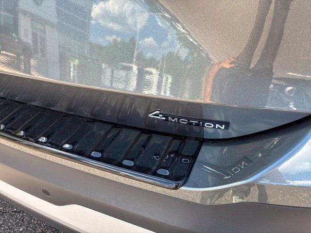 Certified 2025 Volkswagen Tiguan S AWD/4WD image 7