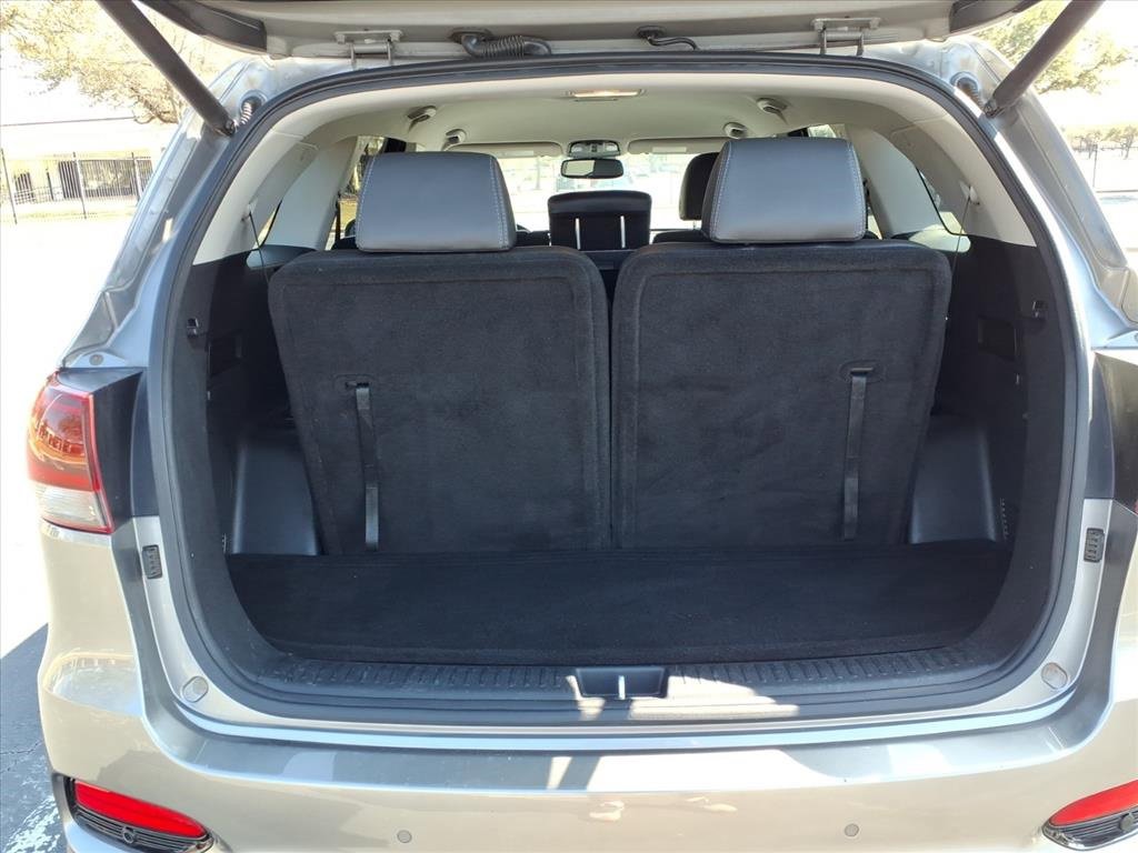 Used 2019 Kia Sorento EX image 12