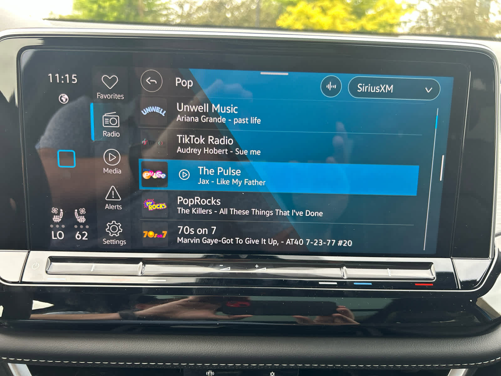 Used 2024 Volkswagen Atlas Cross Sport SE image 26