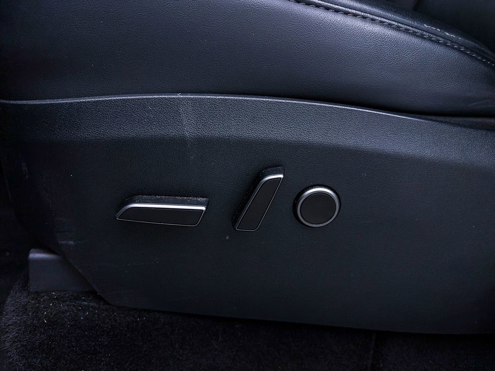 Used 2023 Tesla Model Y Long Range image 19