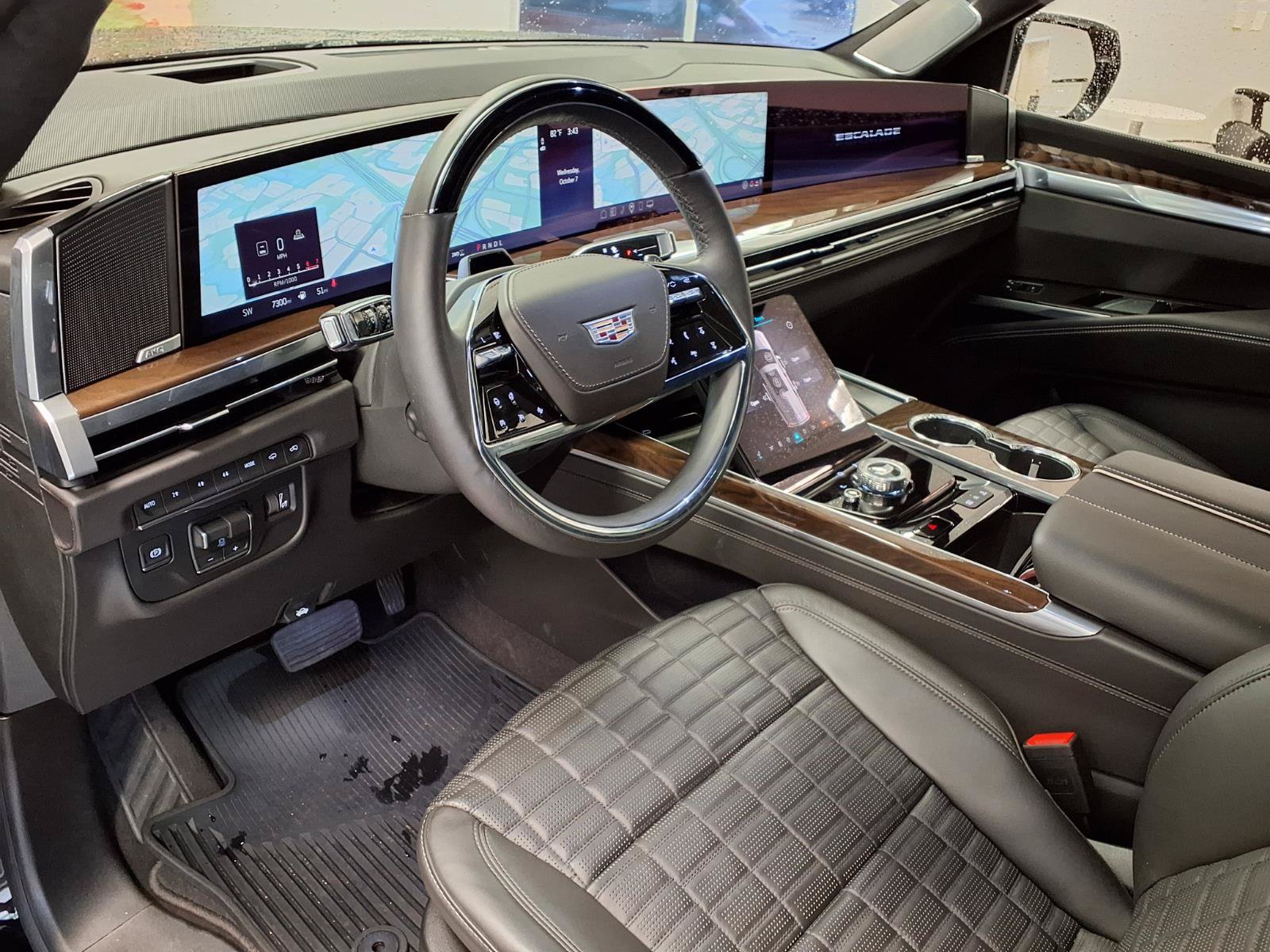 Certified 2026 Cadillac Escalade Platinum Sport w/ LPO, ONYX Package AWD/4WD image 21