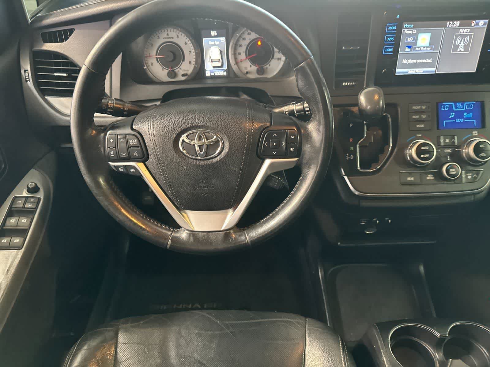 Used 2015 Toyota Sienna SE FWD image 15