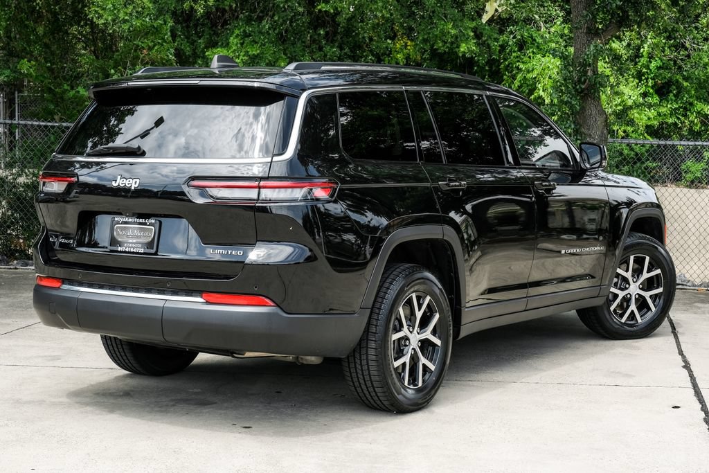 Used 2023 Jeep Grand Cherokee L Limited w/ Trailer Tow Group (B) AWD/4WD image 15