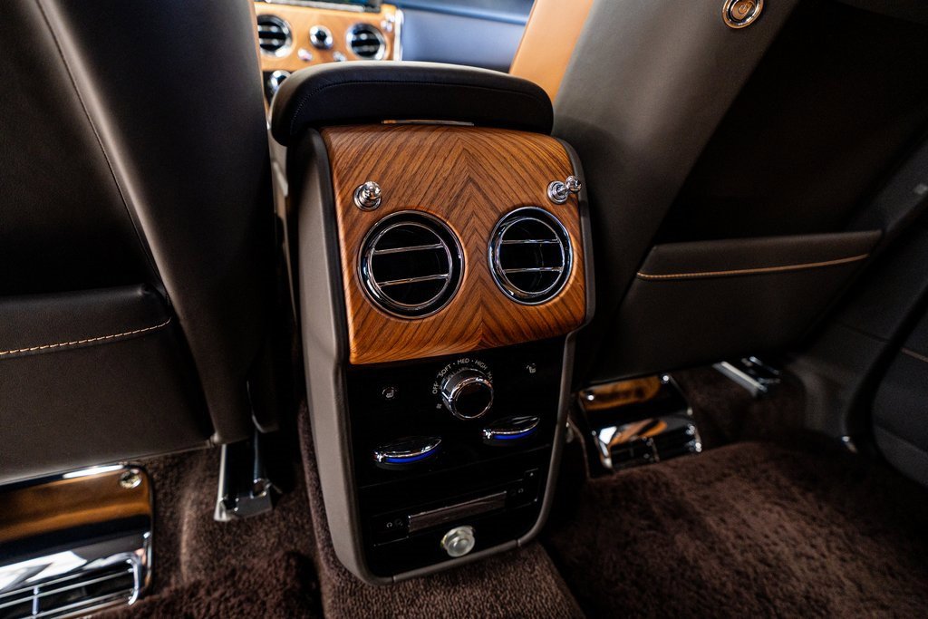 Used 2023 Rolls-Royce Cullinan w/ Cullinan Package image 66