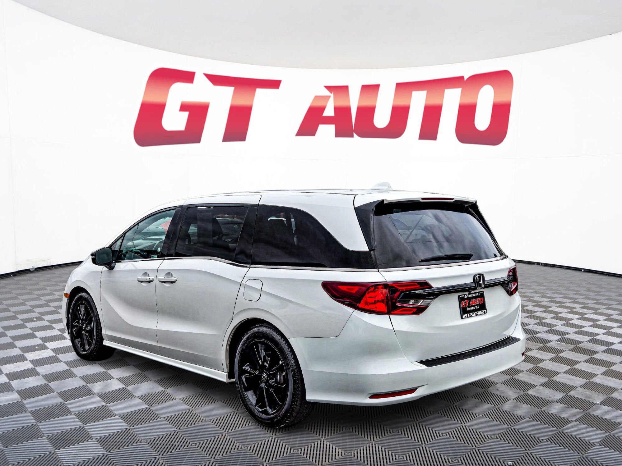 Used 2023 Honda Odyssey Sport image 5