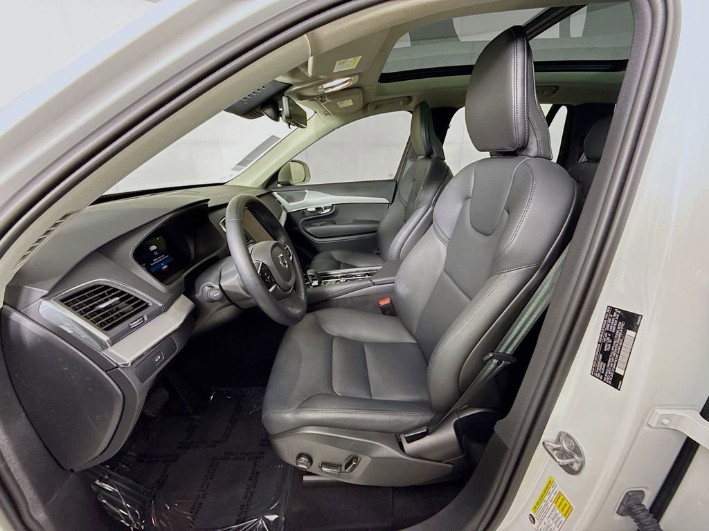 Used 2025 Volvo XC90 B5 Core w/ Climate Package AWD/4WD image 28