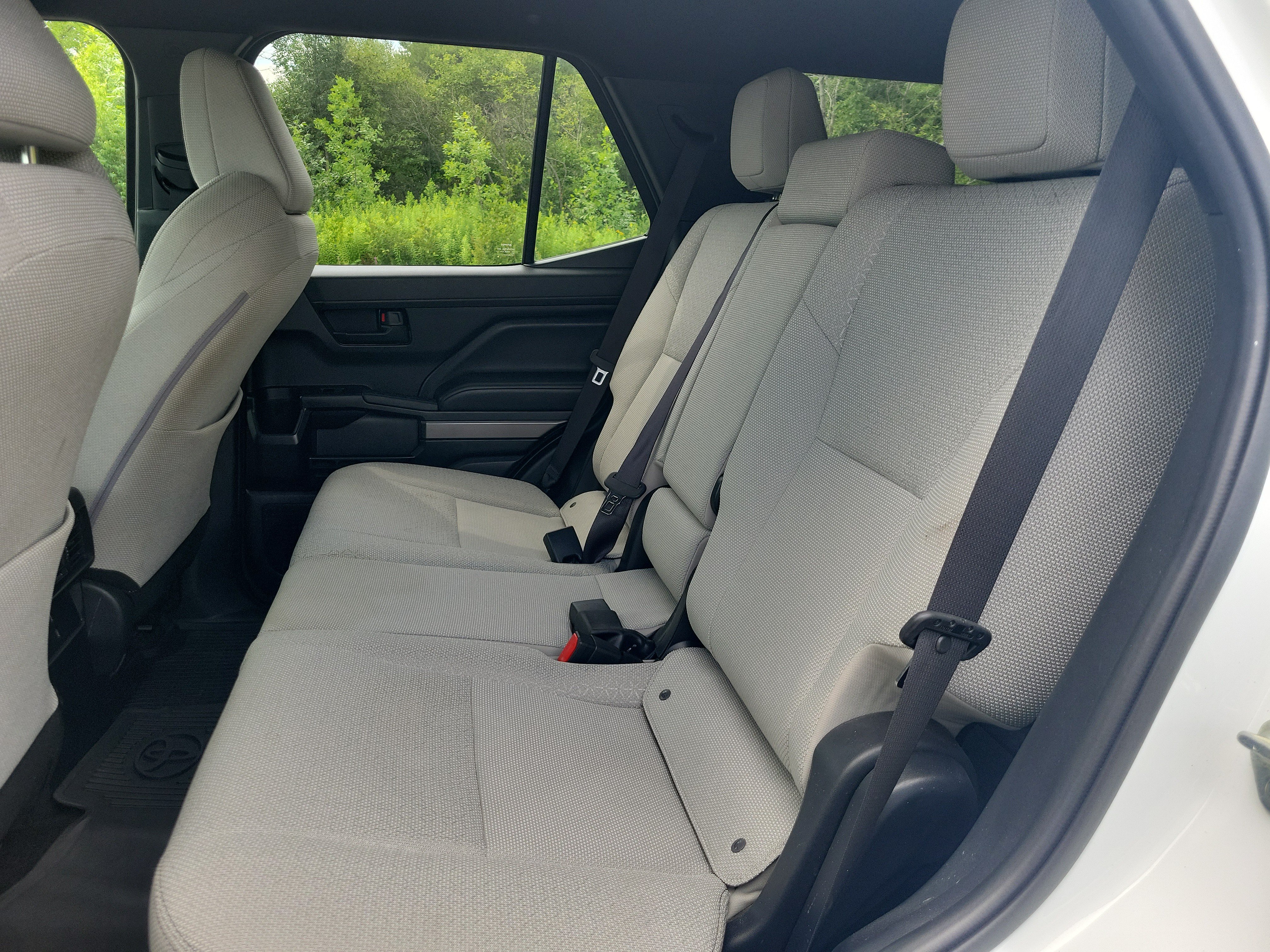 Used 2025 Toyota 4Runner SR5 AWD/4WD image 16