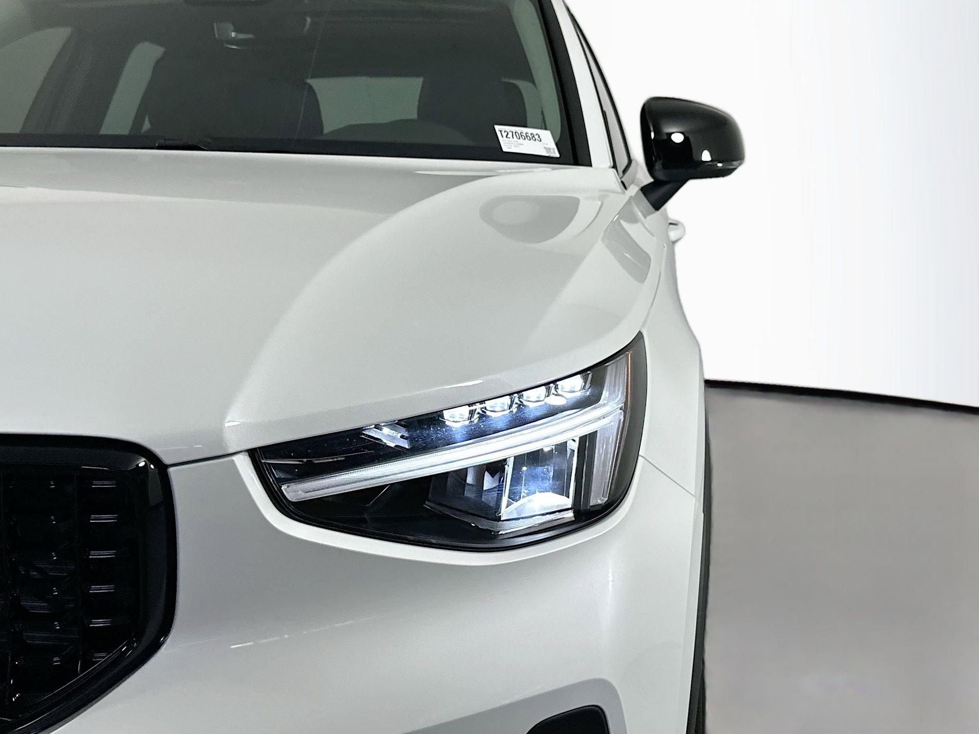 New 2026 Volvo XC40 B4 Core image 8