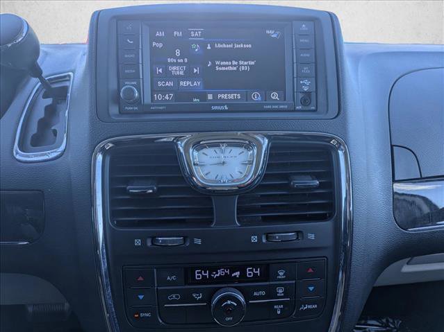 Used 2014 Chrysler Town & Country Touring image 15