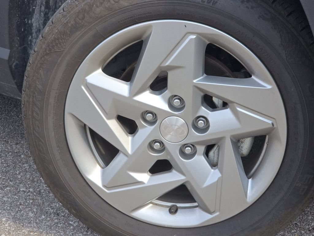 Used 2024 Hyundai Kona SE AWD/4WD image 8
