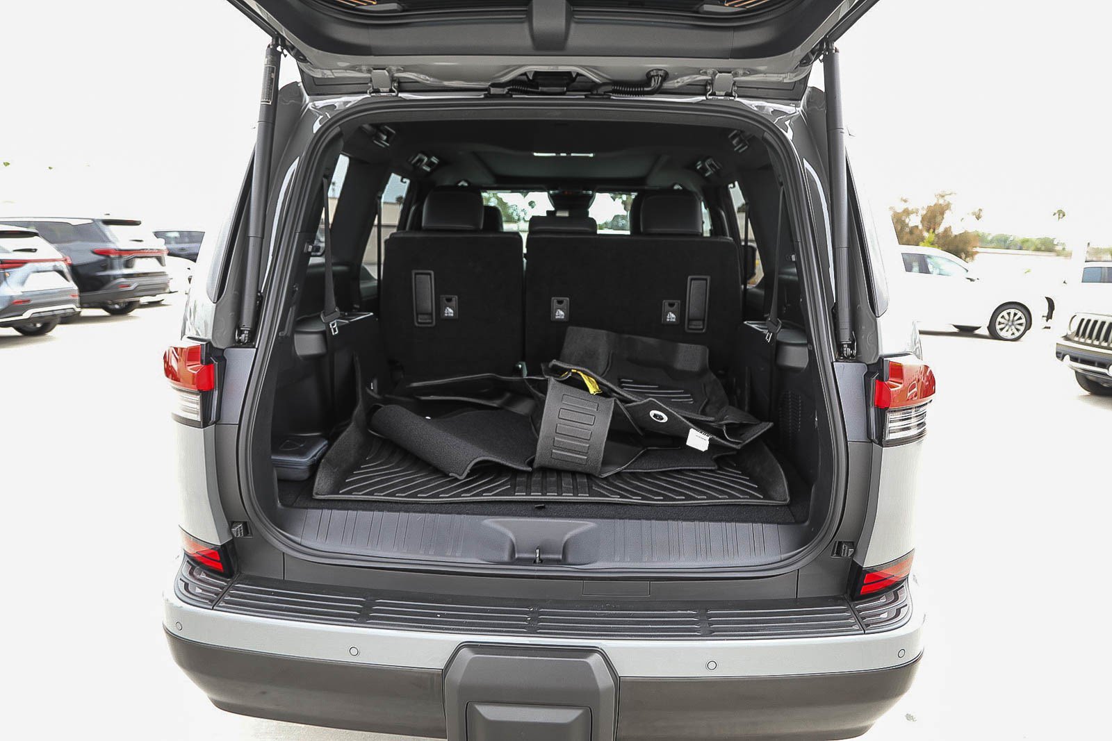 Used 2026 Lexus GX 550 w/ Cold Area Package AWD/4WD image 16