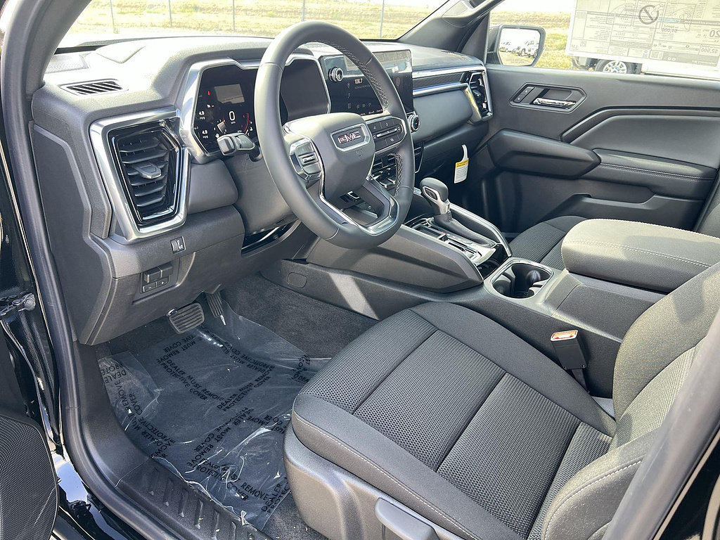 New 2026 GMC Canyon Elevation w/ LPO, Black Badging Package RWD image 9