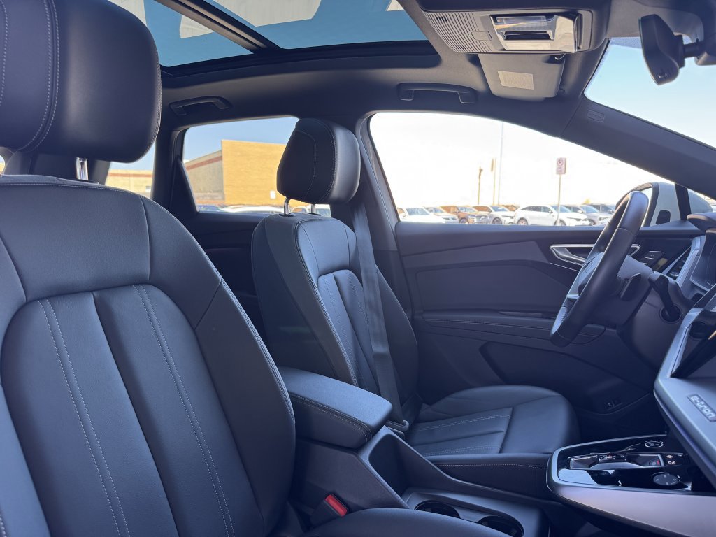 Used 2022 Audi Q4 e-tron Premium Plus w/ Premium Plus image 46