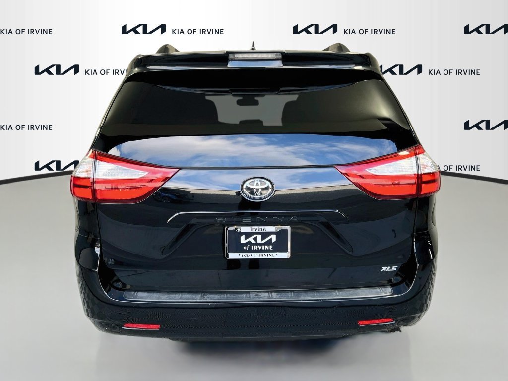 Used 2019 Toyota Sienna XLE FWD image 6