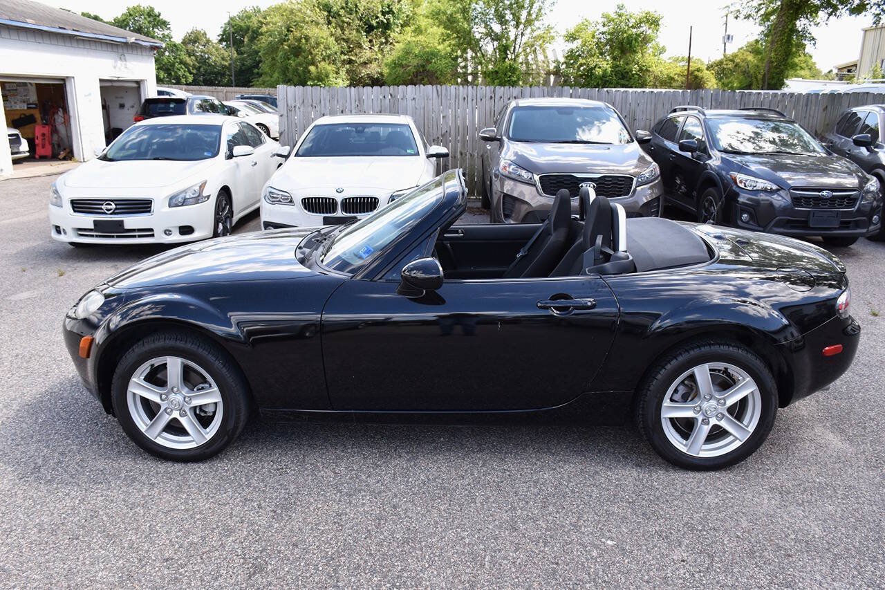 Used 2006 MAZDA MX-5 Miata Touring RWD image 22