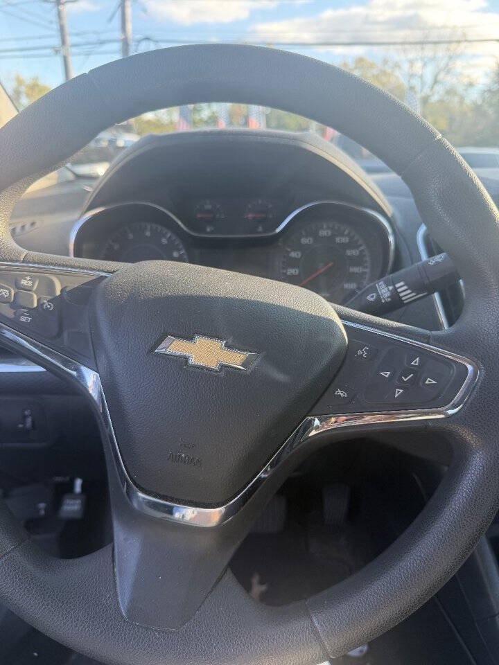 Used 2018 Chevrolet Cruze LT FWD image 7