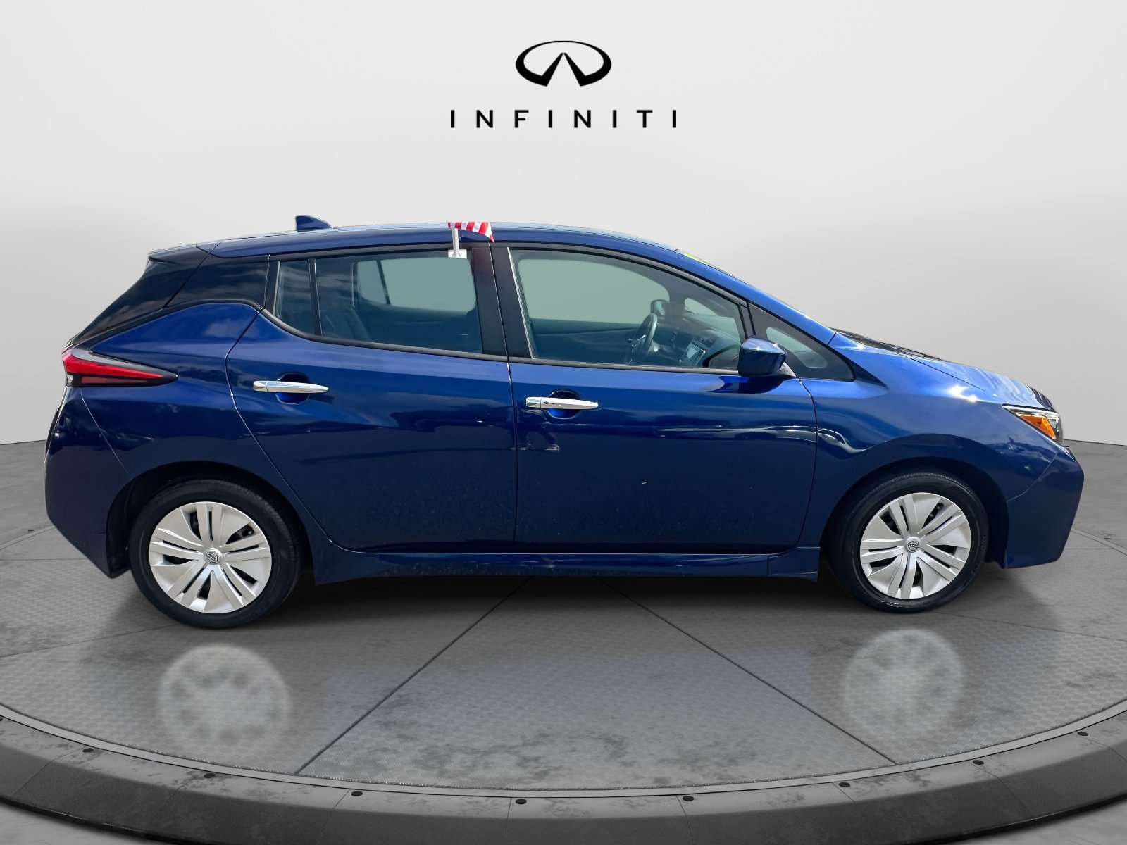 Used 2023 Nissan Leaf S image 3