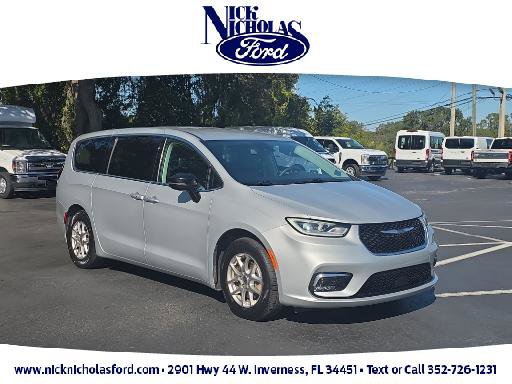 Used 2024 Chrysler Pacifica Touring-L