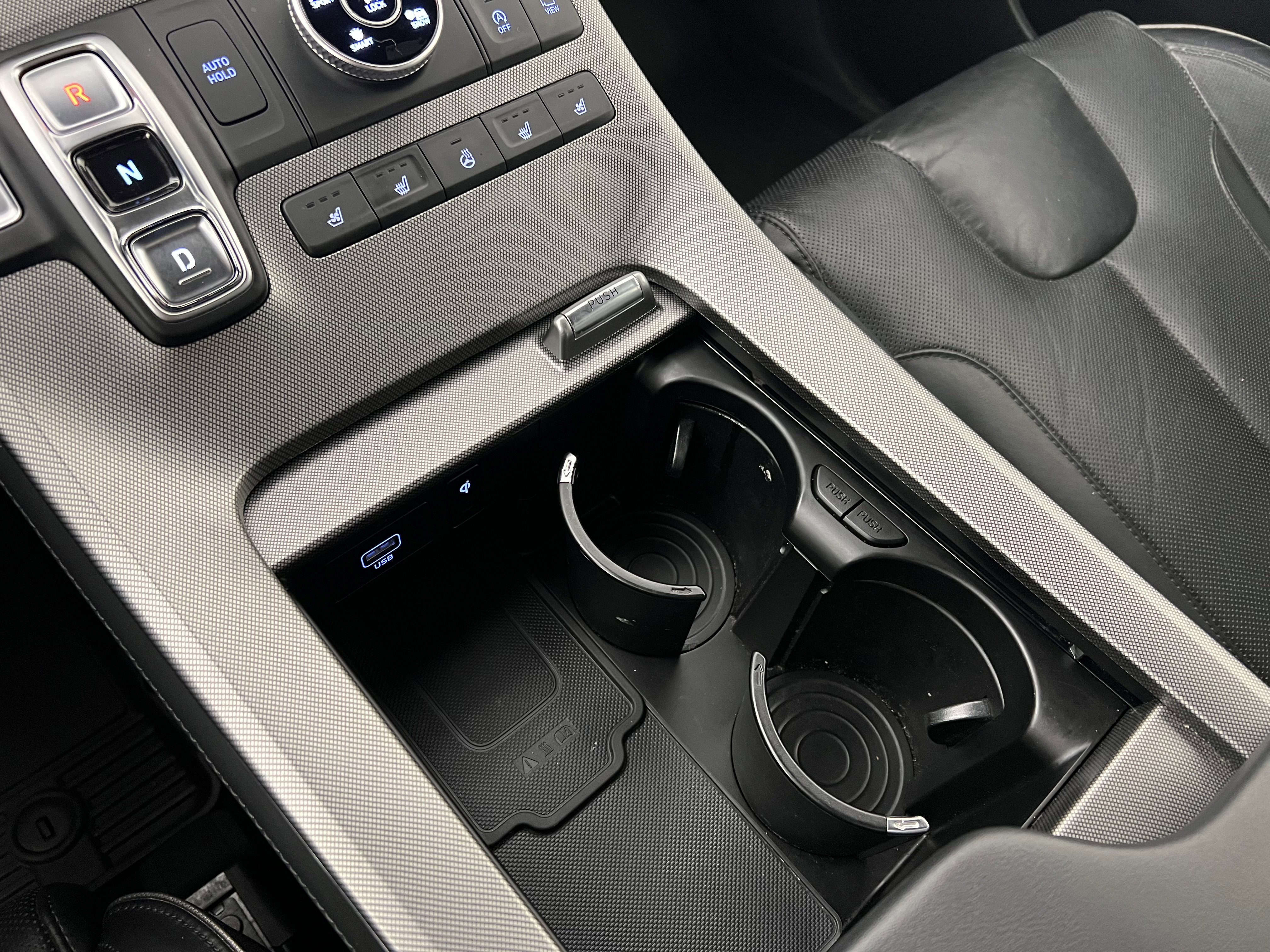 Used 2022 Hyundai Palisade Calligraphy w/ Winter Package image 32
