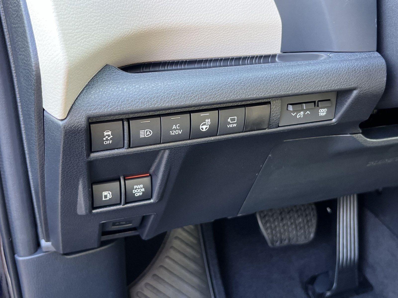 New 2026 Toyota Sienna Platinum AWD/4WD image 23