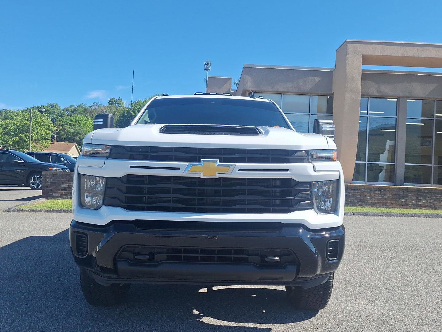 Used 2025 Chevrolet Silverado 2500 Custom w/ Custom Convenience Package AWD/4WD image 11