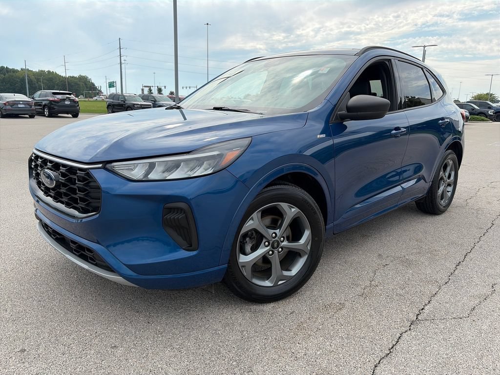 Used 2023 Ford Escape ST-Line w/ Equipment Group 301A FWD image 3