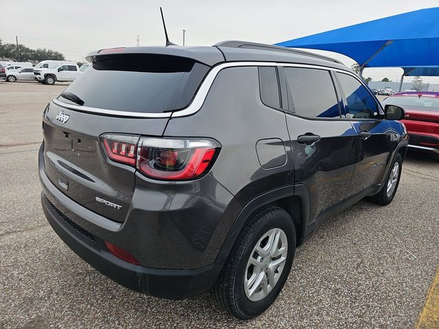 Used 2021 Jeep Compass Sport image 2