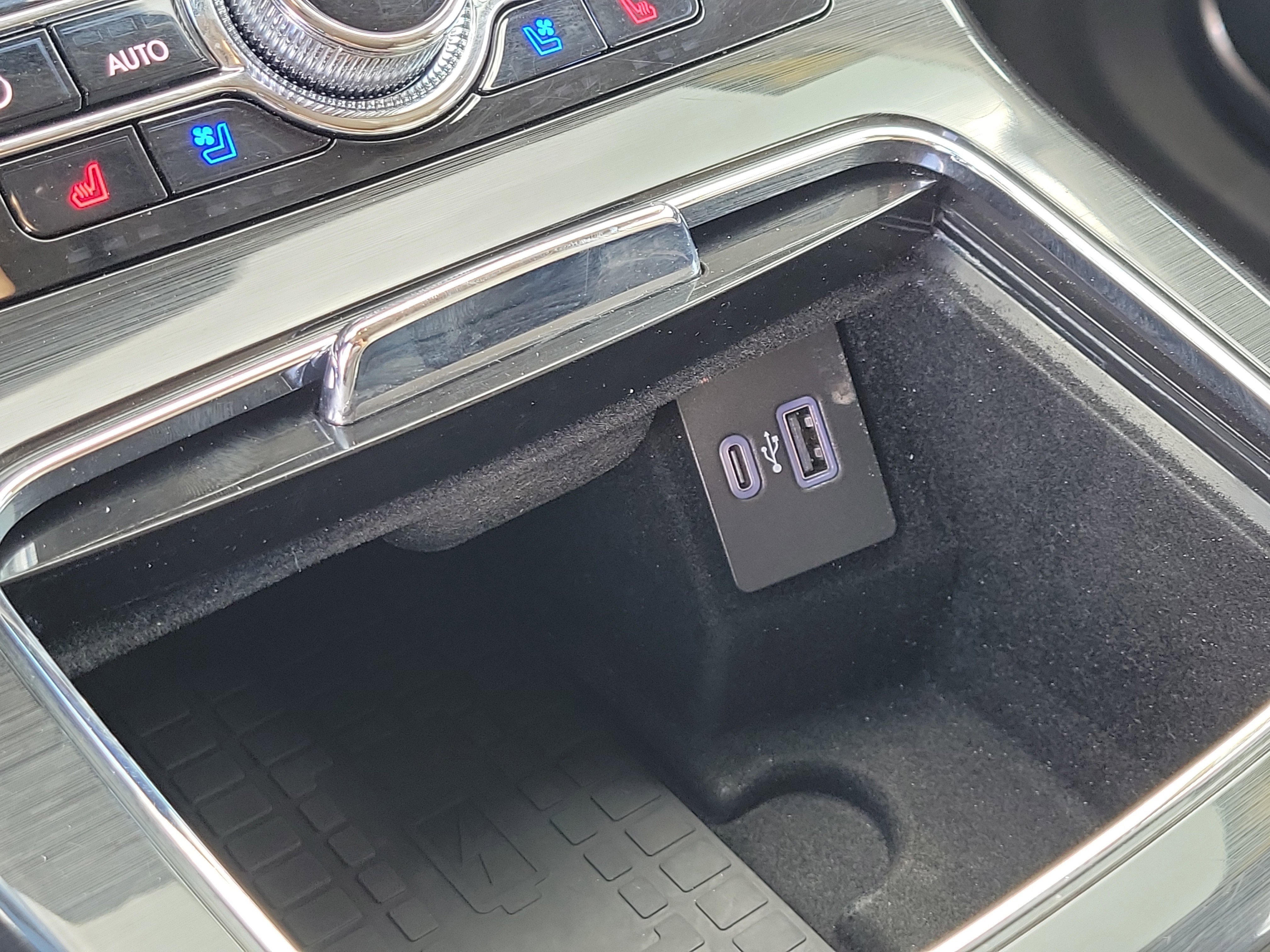 Used 2022 Lincoln Nautilus Reserve w/ Equipment Group 201A image 32