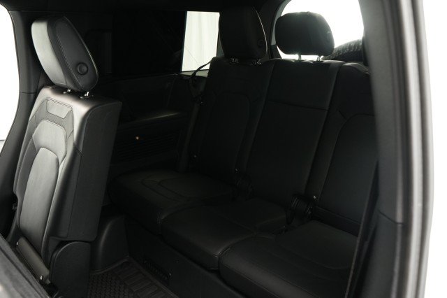 Used 2023 Land Rover Defender 130 X-Dynamic SE AWD/4WD image 52
