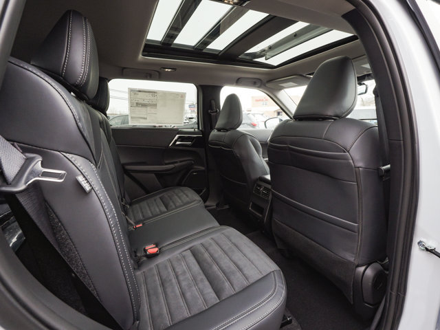New 2026 Mitsubishi Outlander AWD image 37