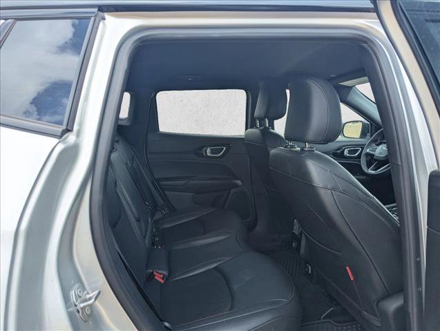 Used 2025 Jeep Compass Trailhawk image 15