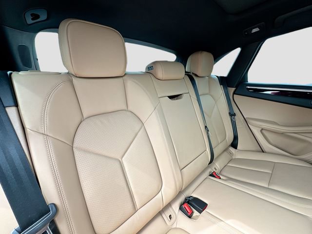Used 2024 Porsche Macan Turbo image 31