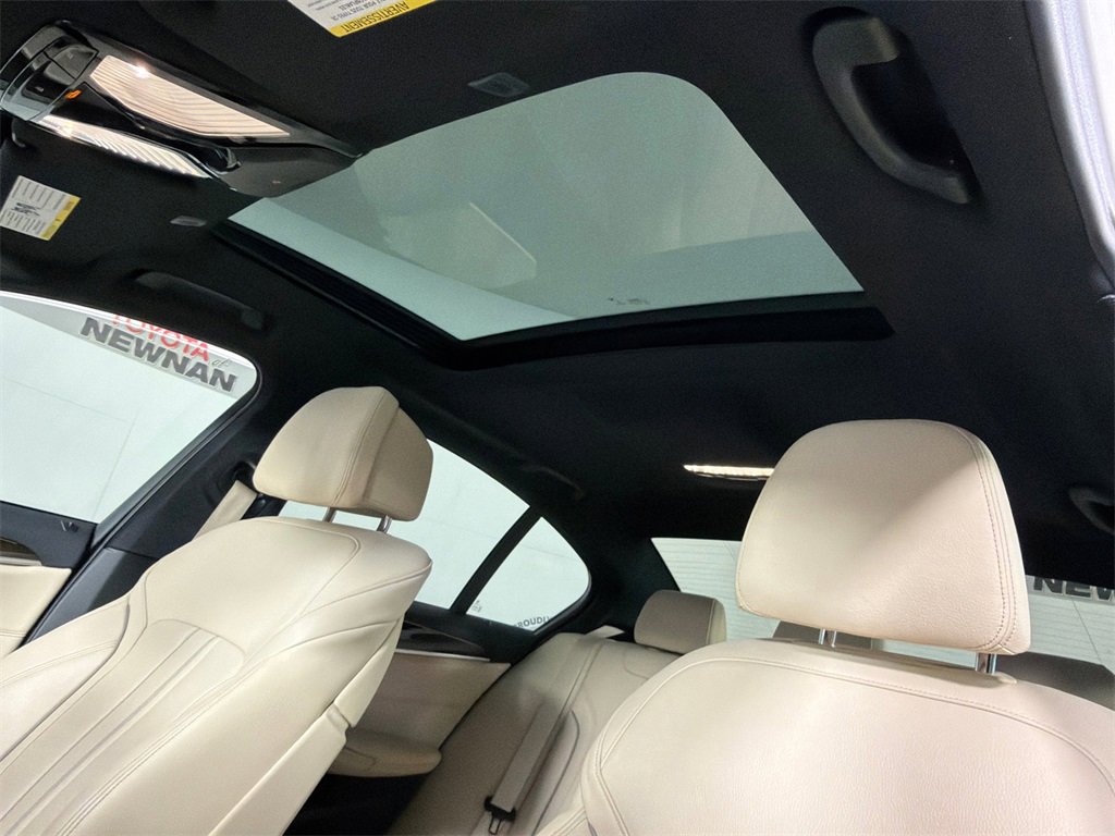 Used 2019 BMW 540i image 2