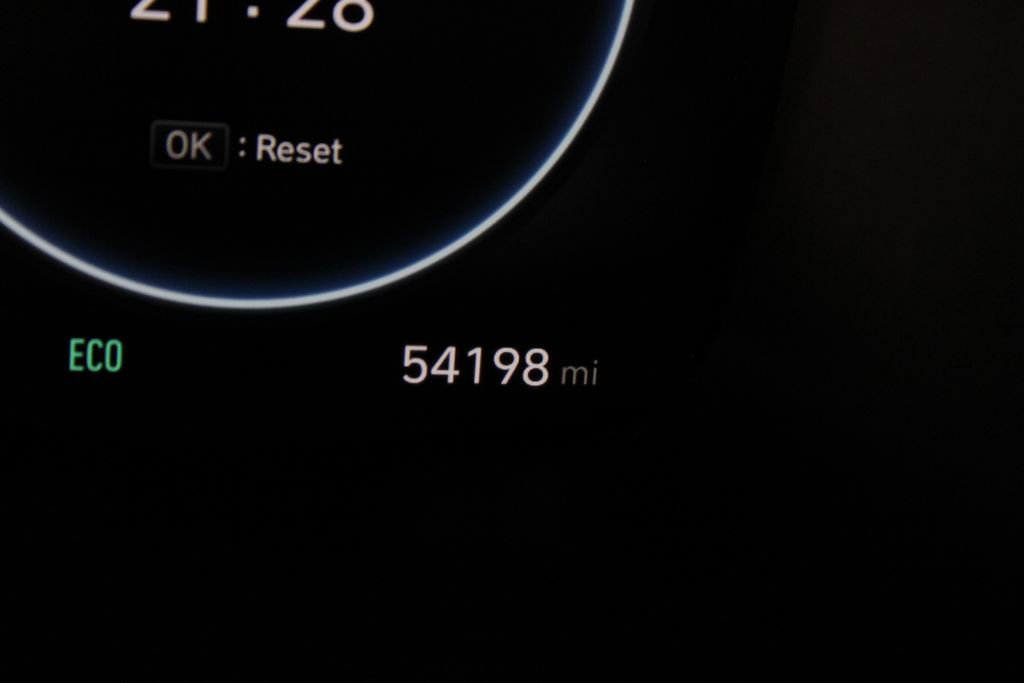 Certified 2021 Hyundai Santa Fe SEL Premium image 28