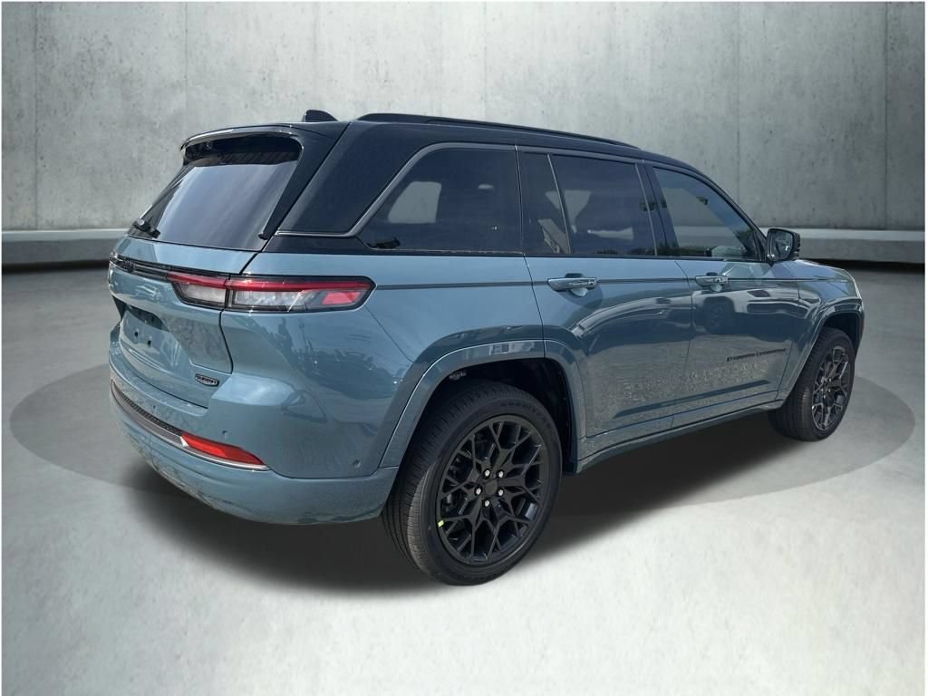 New 2026 Jeep Grand Cherokee Summit w/ Obsidian Package AWD/4WD image 9