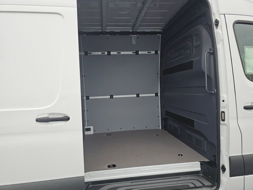 New 2025 Mercedes-Benz Sprinter 2500 image 17