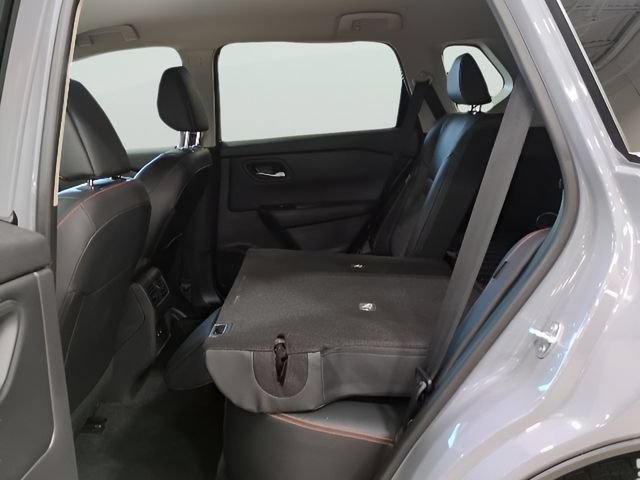 Used 2025 Nissan Rogue SV w/ Rock Creek Premium Package AWD/4WD image 15