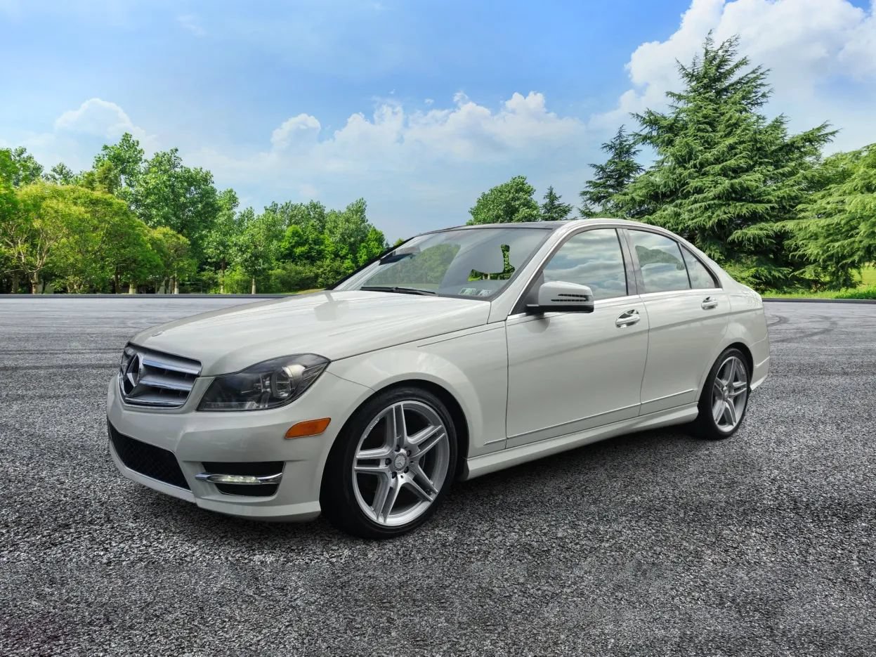 Used 2012 Mercedes-Benz C 300 4MATIC Sedan image 2