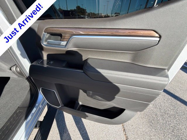 Used 2022 Chevrolet Silverado 1500 LT AWD/4WD image 37