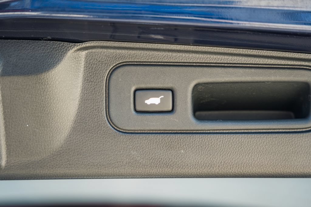 Used 2023 Honda Passport EX-L image 11