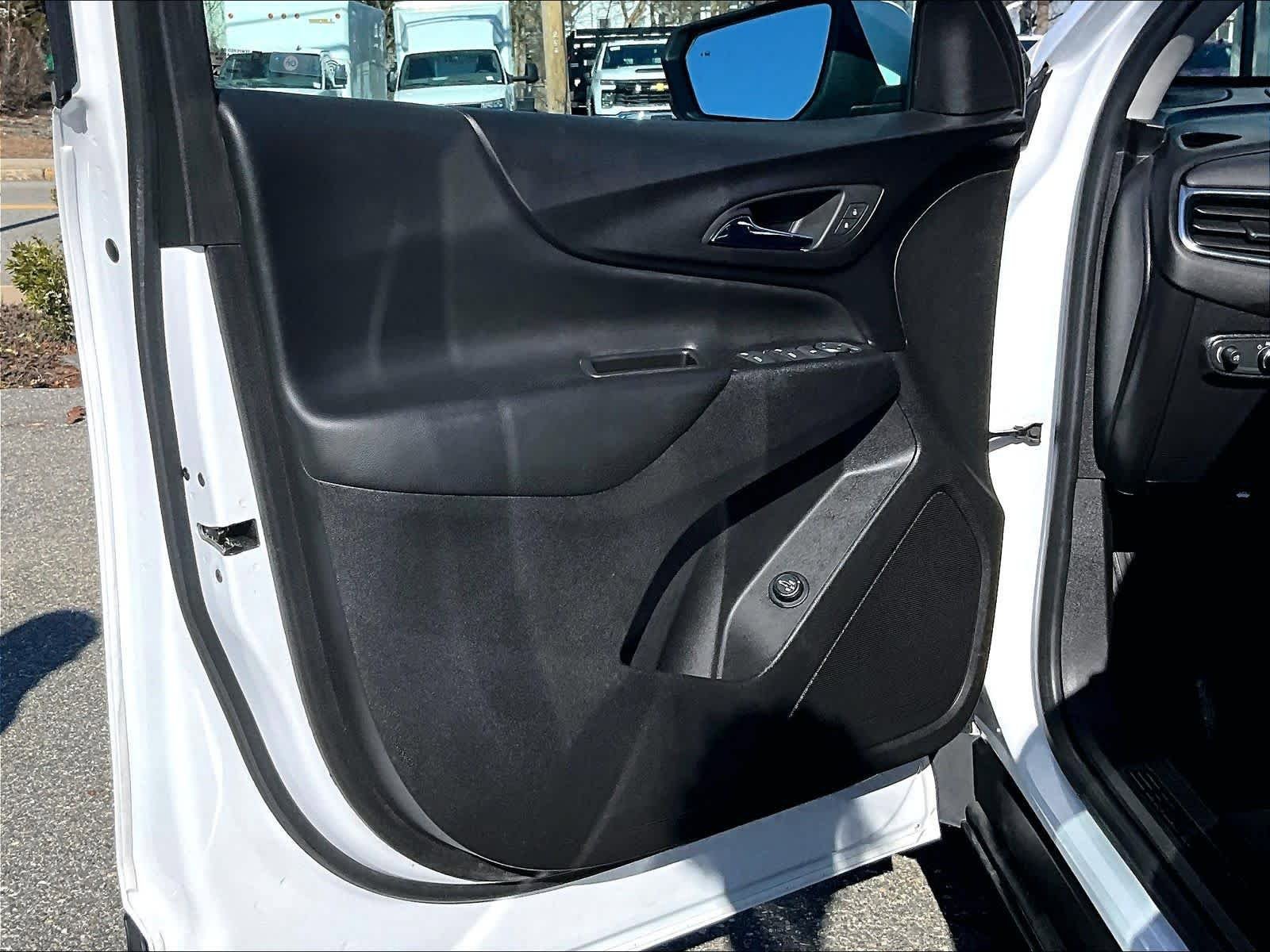 Used 2022 Chevrolet Equinox LT AWD/4WD image 9