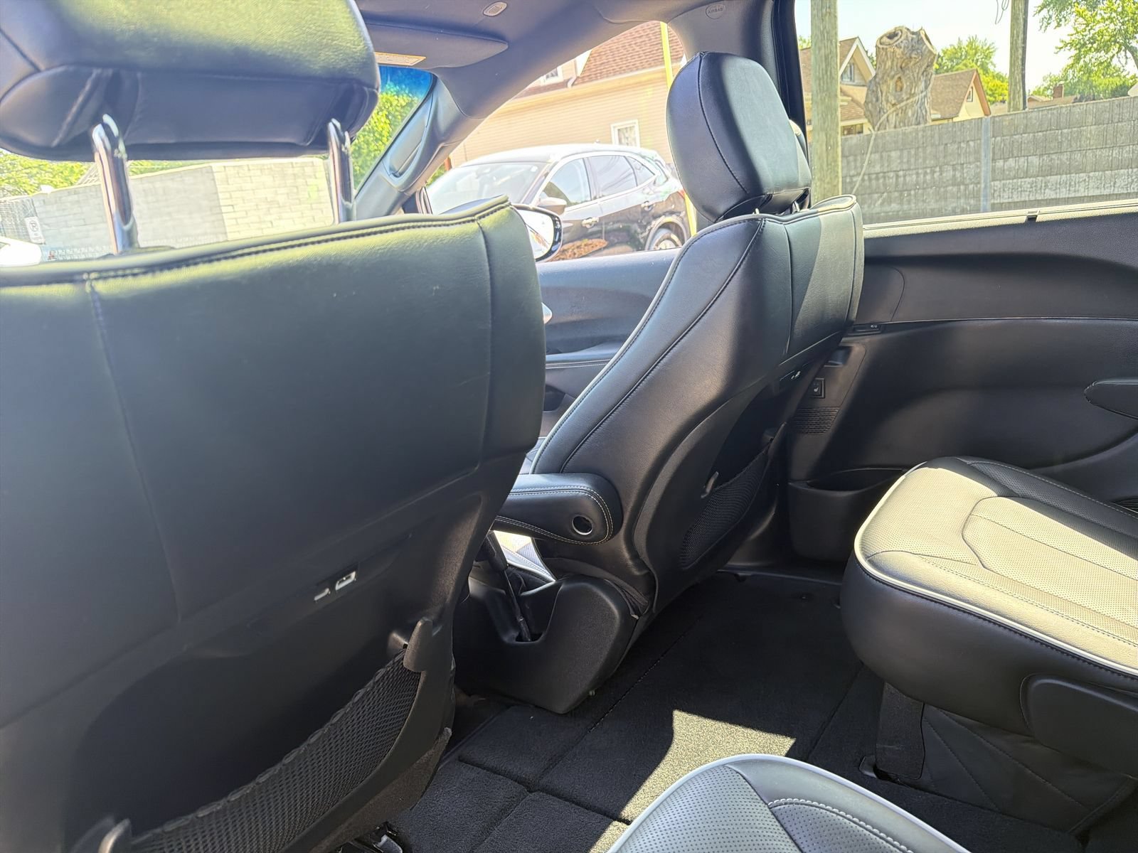 Used 2026 Chrysler Pacifica Limited w/ S Appearance Package FWD image 26