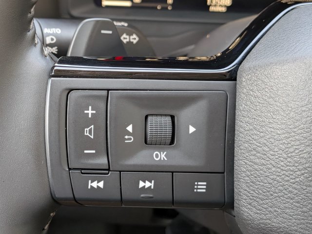 Used 2026 Nissan Rogue SL AWD/4WD image 25