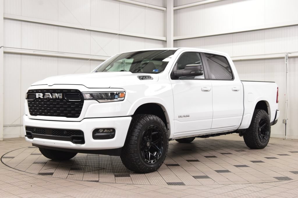 Used 2025 RAM 1500 Big Horn AWD/4WD image 3