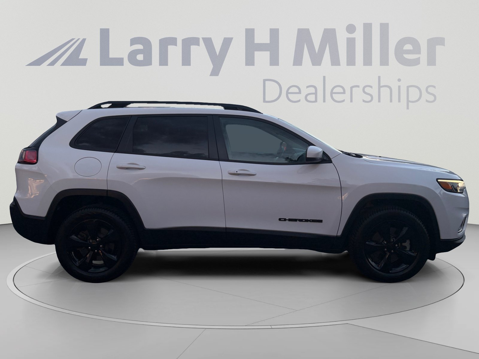 Used 2021 Jeep Cherokee Latitude Plus AWD/4WD image 6