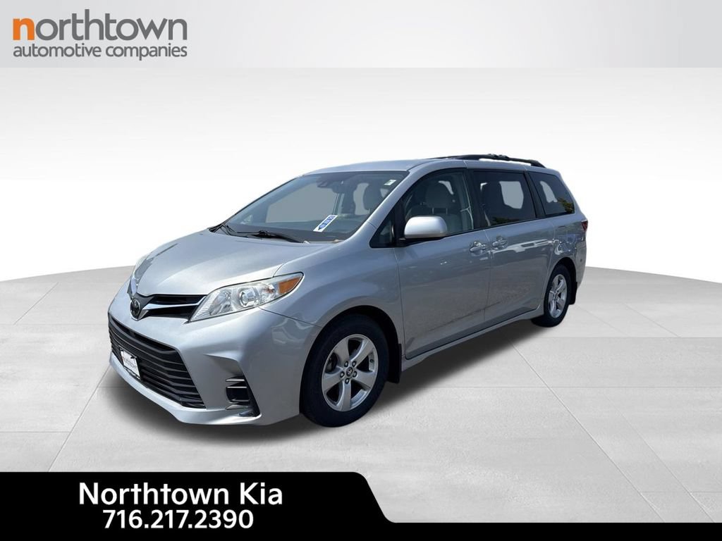 Used 2019 Toyota Sienna LE FWD image 1